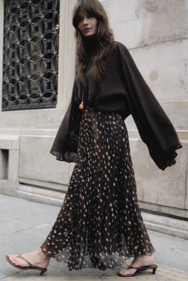 Dik Yaka Dökümlü Bluz Acı Kahve - 1