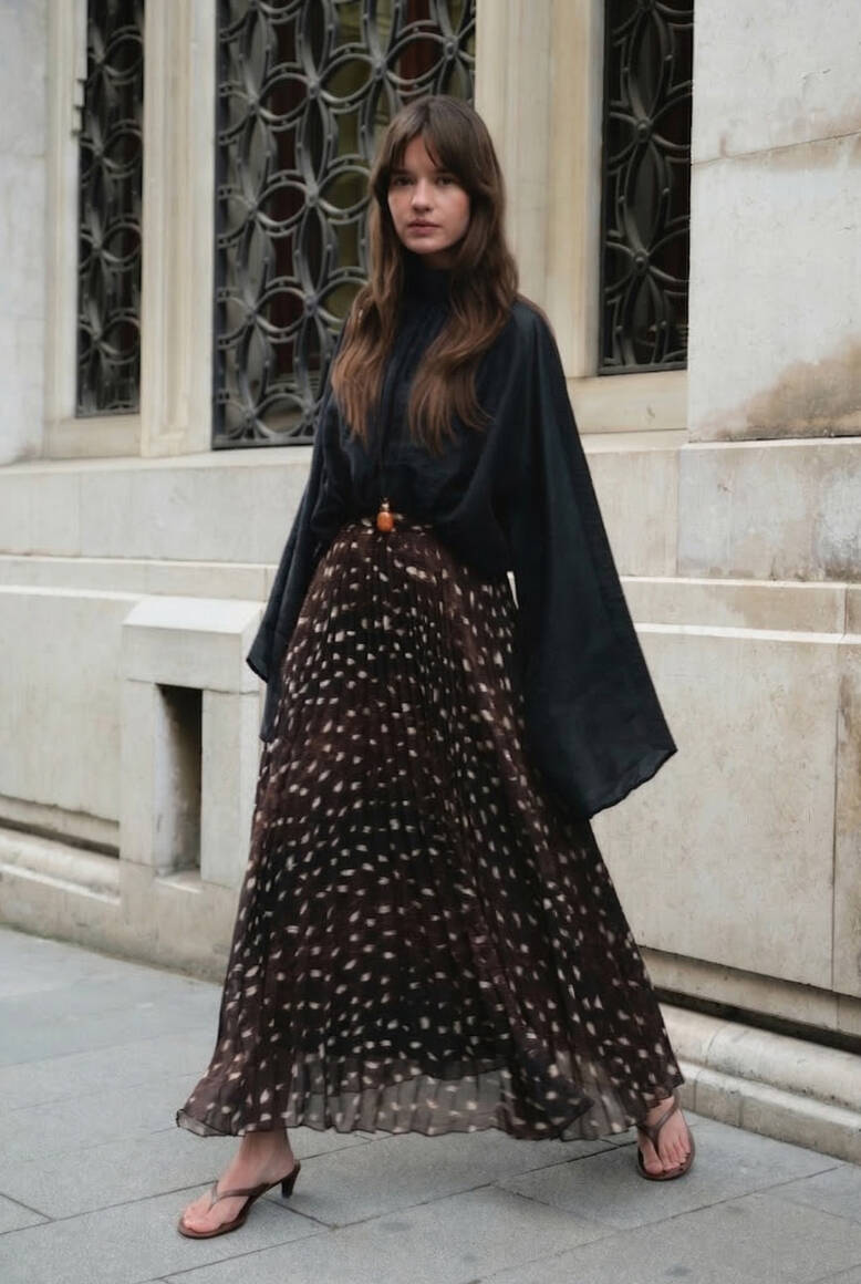 Dik Yaka Dökümlü Bluz Siyah - 2