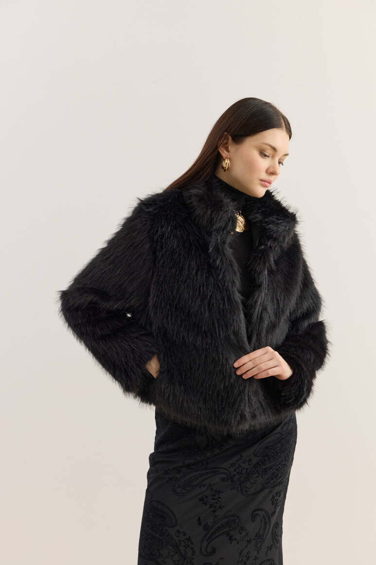 Dik Yakalı Premium Kürk Siyah - 4