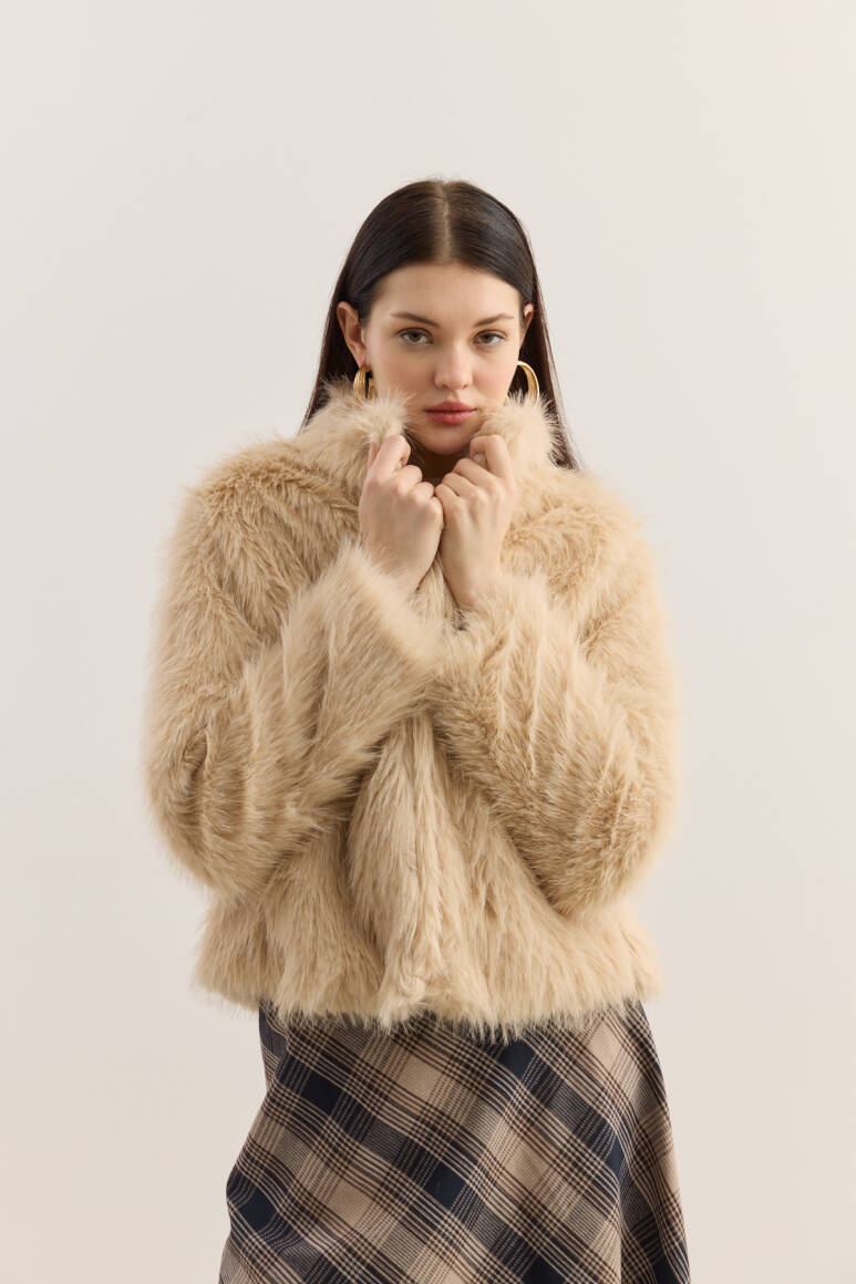 Dik Yakalı Premium Kürk Taş - 2