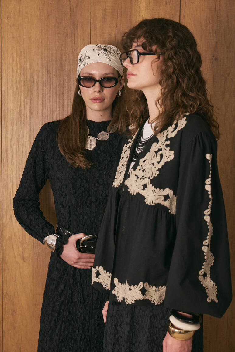 Floral İşlemeli Etnik Ceket Siyah - 1