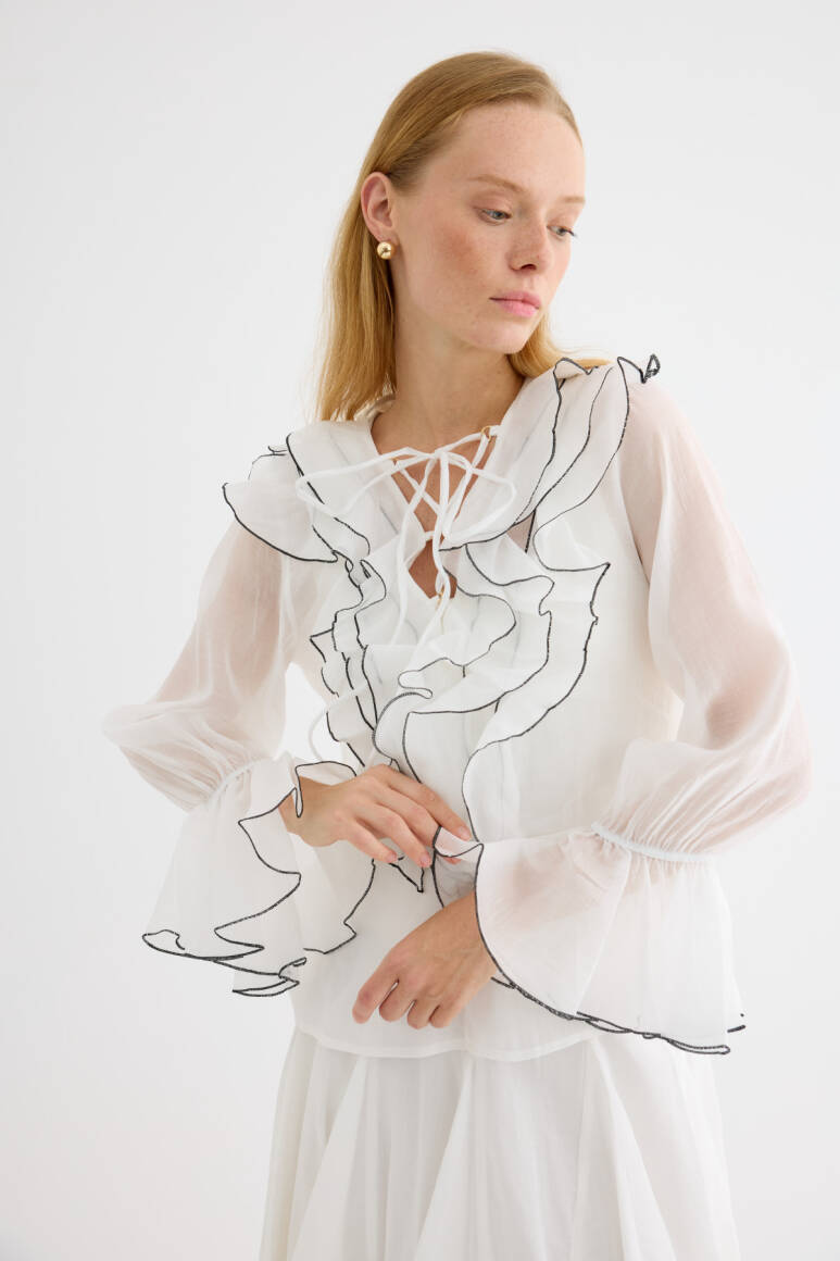 Kontrast Dikişli Fırfırlı Bluz Beyaz - EMNORA