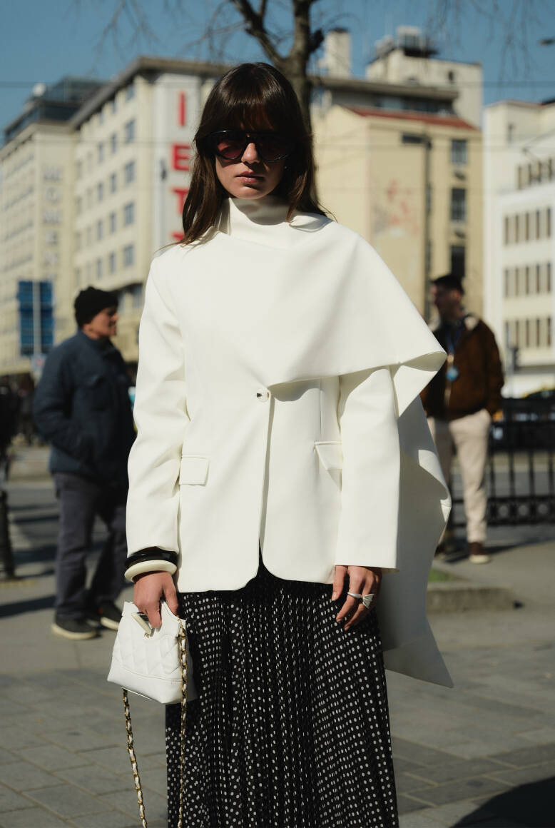 Pelerin Detaylı Blazer Ceket Beyaz - 4