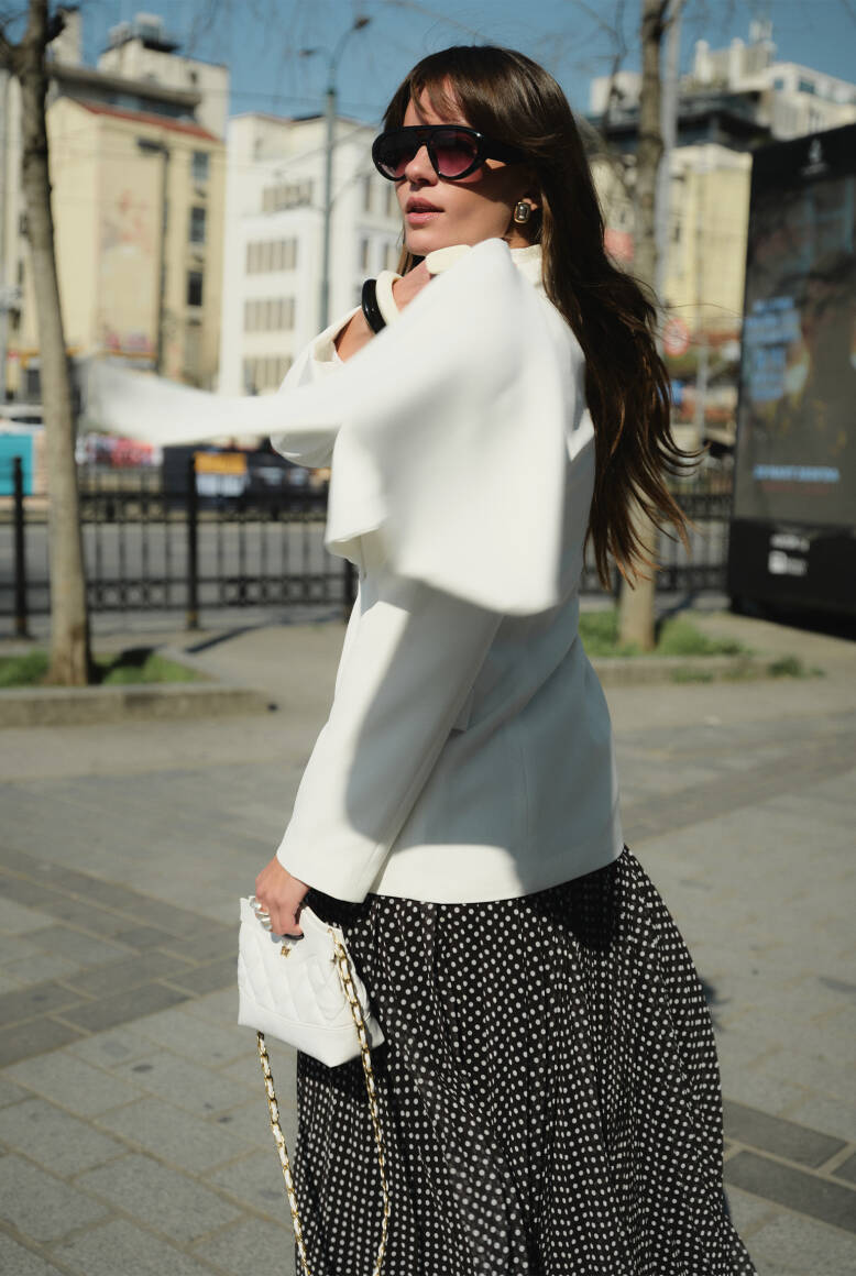 Pelerin Detaylı Blazer Ceket Beyaz - 1