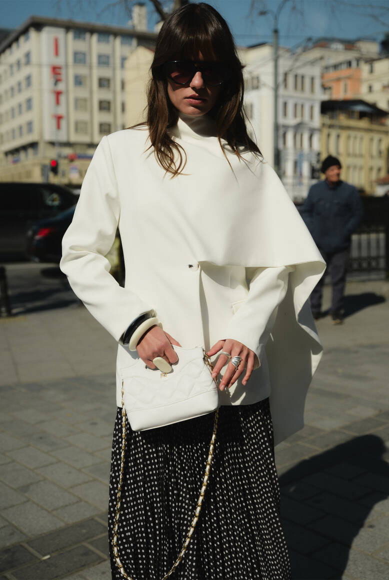 Pelerin Detaylı Blazer Ceket Beyaz - 2