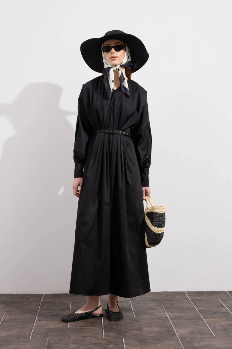 Pileli Kaplama Kemerli Elbise Siyah - EMNORA