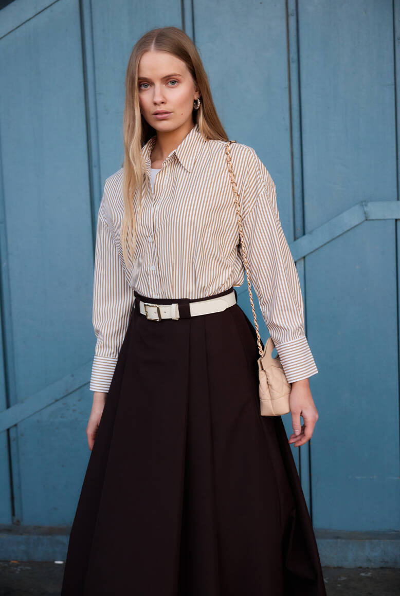 V Yaka Çizgili Gömlek Bej - 2