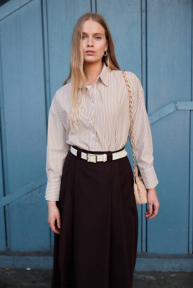 V Yaka Çizgili Gömlek Bej - 3