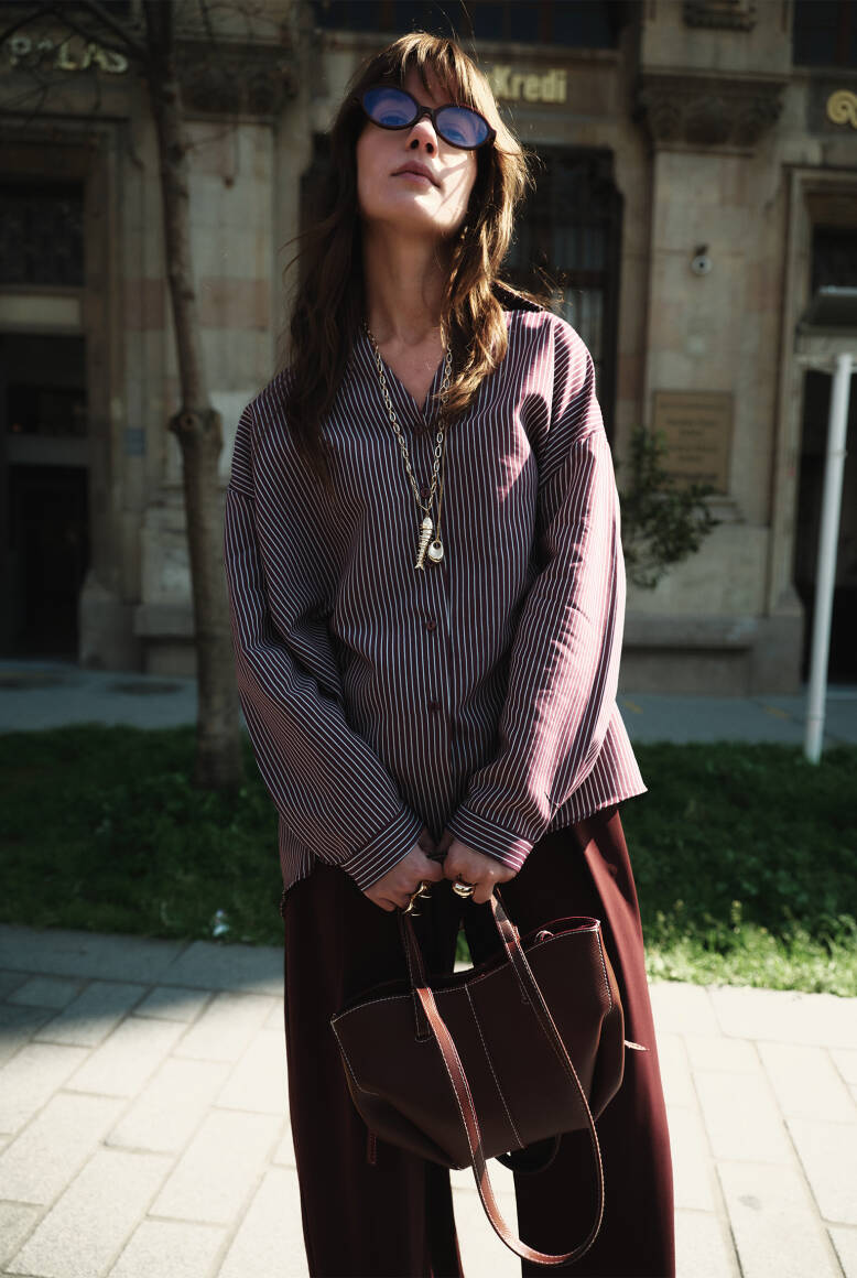 V Yaka Çizgili Gömlek Burgonya - 3