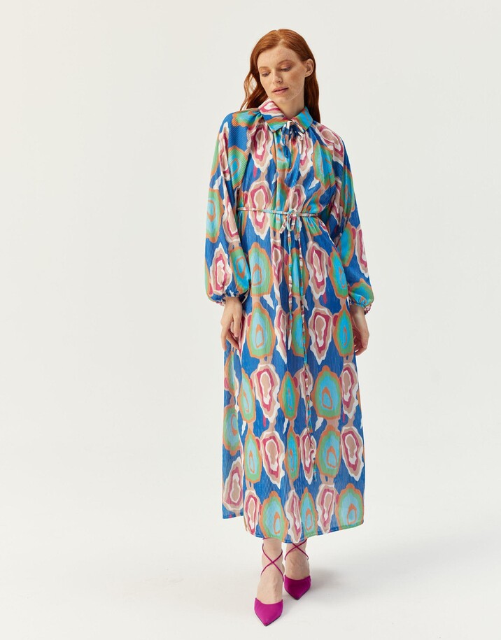 Yakalı İnce Pilise Elbise Mavi İzohips Desen - EMNORA